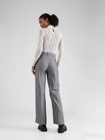 Monki Flared Trousers with creases in Grey