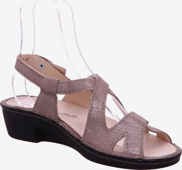 Finn Comfort Sandale in Beige