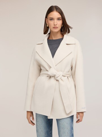 Cappotto invernale di MOTIVI in bianco