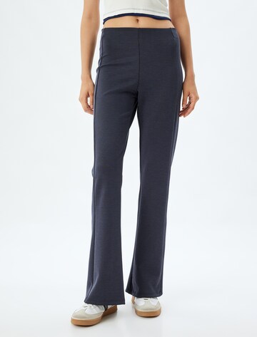Koton Flared Broek in Blauw: voorkant