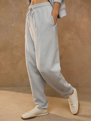 Next - Barrel Pantalón en gris: frente