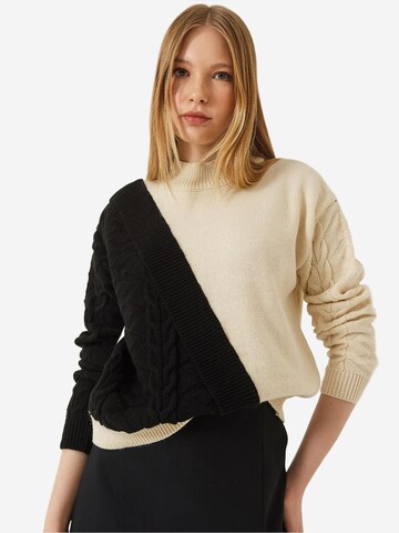 Bianco Lucci Sweater in Beige