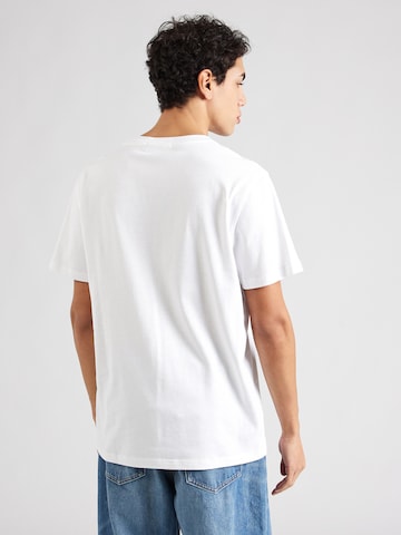 ARMEDANGELS Тениска 'MAARKOS PATCH' в бяло