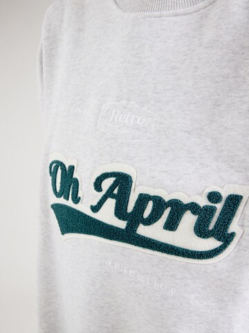 Felpa 'Ivo' di OH APRIL in grigio