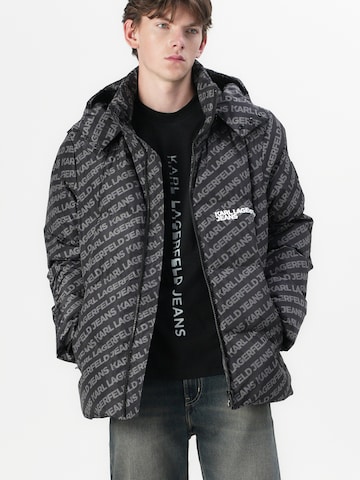 KARL LAGERFELD JEANS Talvitakki värissä musta