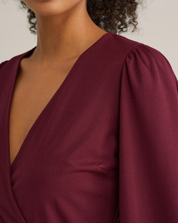 WE Fashion Платье в Красный