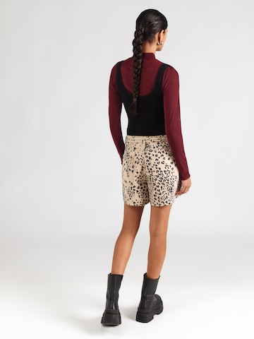 NÜMPH Lużny krój Jeansy 'SAVANNA' w kolorze beżowy