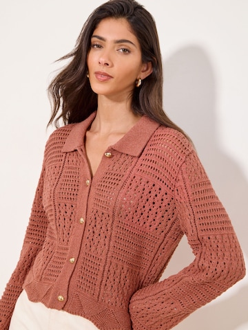 Lipsy Strickjacke in Braun
