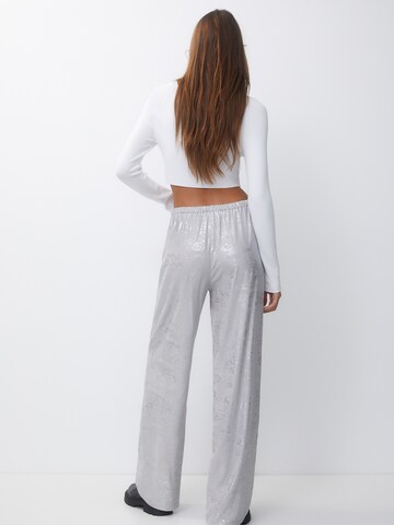 Pull&Bear Regular Hose in Silber