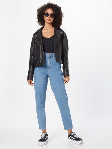 LEVI'S ® Tapered Τζιν 'High Waisted Mom Jean' σε μπλε