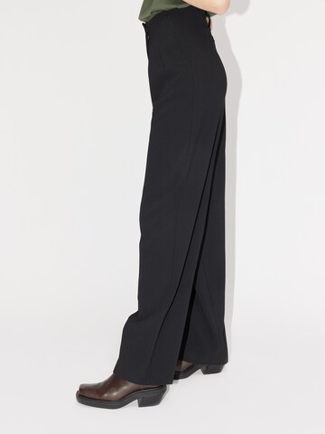 LeGer by Lena Gercke Zvonové kalhoty Kalhoty se sklady v pase 'Camilla' – černá: boční strana