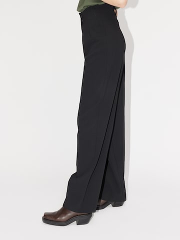 Wide leg Pantaloni con pieghe 'Camilla' di LeGer by Lena Gercke in nero: lato