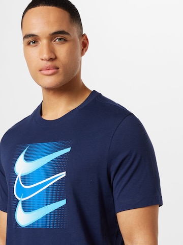 Tricou 'Swoosh' de la Nike Sportswear pe albastru