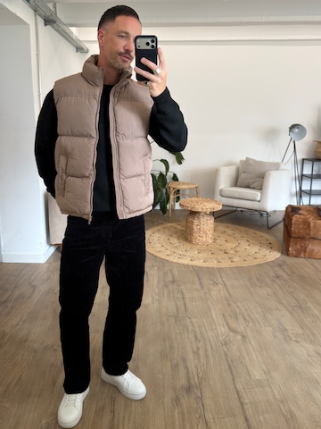 DAN FOX APPAREL Vest 'Konrad' in Beige