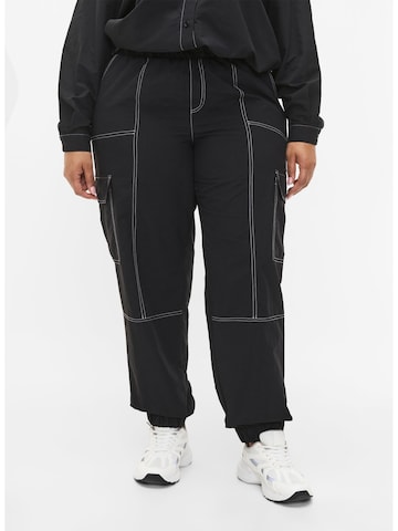 Effilé Pantalon cargo 'Xkato' Zizzi en noir : devant