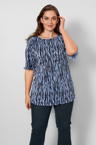 Sara Lindholm Shirt in Blauw: voorkant