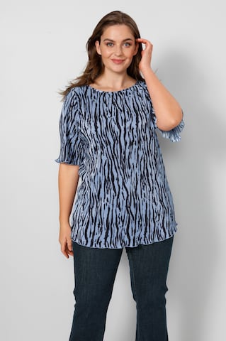 Sara Lindholm Shirt in Blauw: voorkant