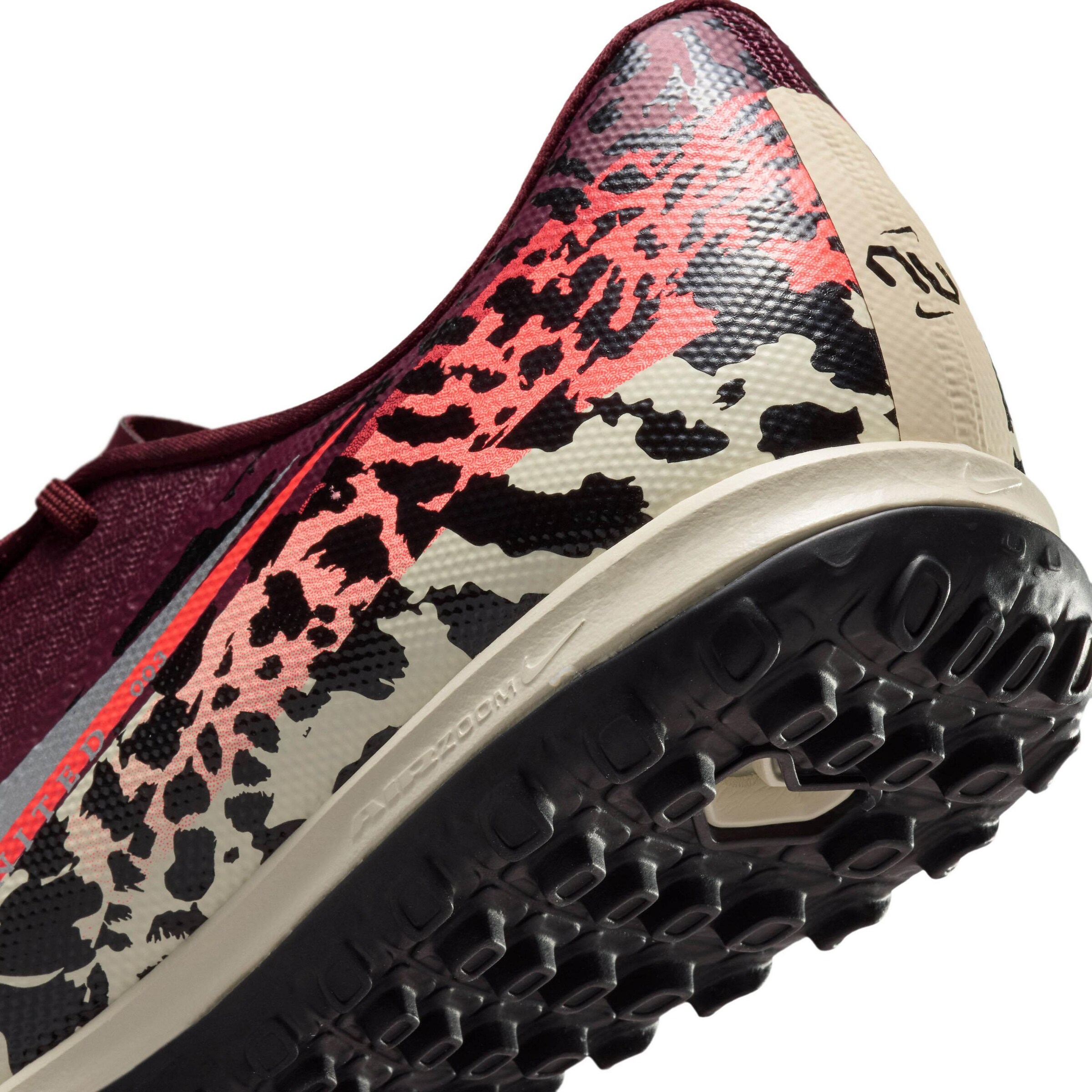 NIKE Soccer Cleats 'ZOOM VAPOR 16 ACADEMY TF NU3' in Red