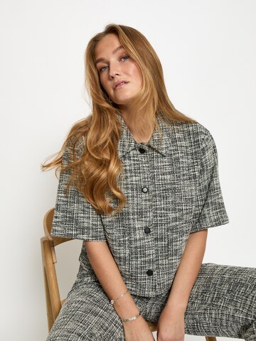 Peppercorn - Top 'Moe' em bege