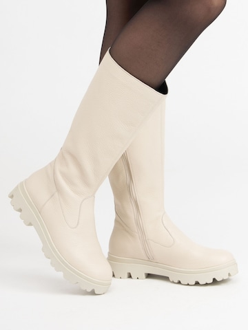 VITAFORM Boots in Beige