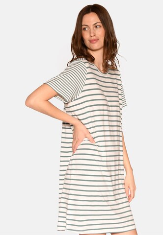CC DK - Camiseta de noche 'Bea' en verde: lado