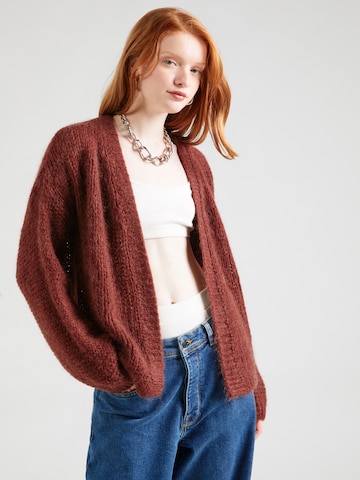 Summum Cardigan i rød: forside