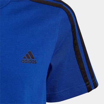 mėlyna ADIDAS SPORTSWEAR Sportiniai marškinėliai 'Essentials 3-Stripes'