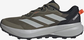 Chaussure de course 'Tracefinder Plus' ADIDAS TERREX en vert : devant