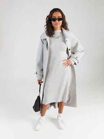 LIEBLINGSSTÜCK Úpletové šaty 'Sveja' – stříbrná
