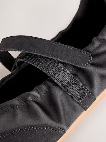 Ballerina di Next in nero