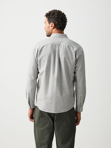 Next - Ajuste regular Camisa en gris