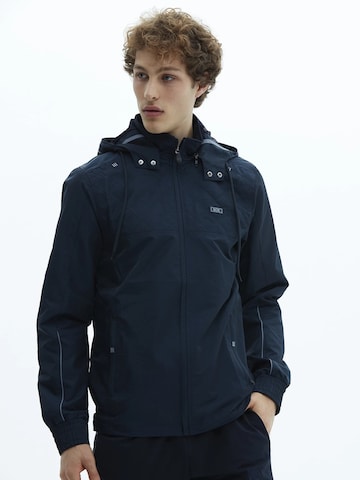 SCR. Between-Season Jacket 'ARYO' in Blue: front