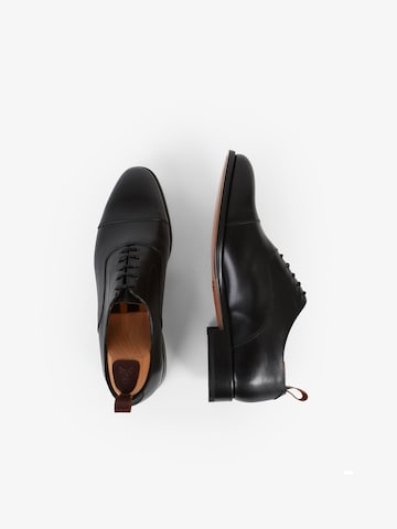 Scalpers Šněrovací boty – černá