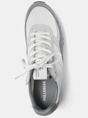 Pull&Bear Sneaker in Grau