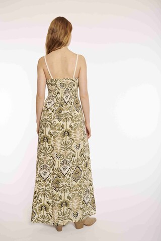 Hailys Kleid in Beige