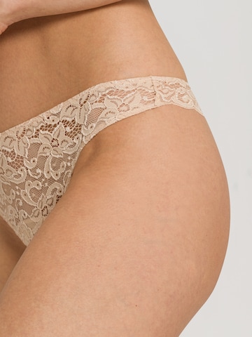 Hanro String 'French Lace' in Beige