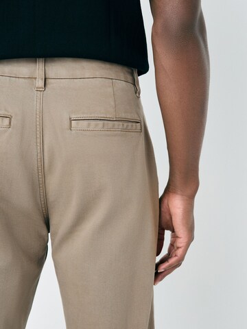 Next Regular Панталон Chino в сиво