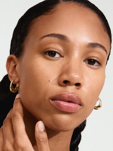 Pilgrim Earrings 'Dune' in Gold: front
