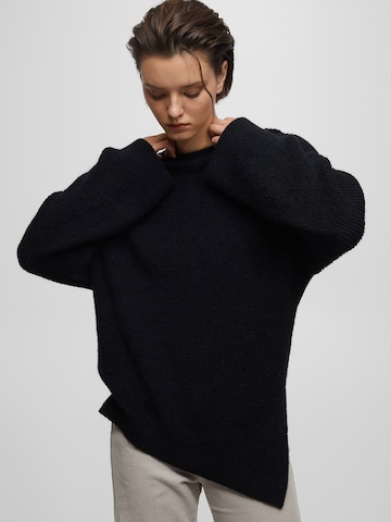 Pull&Bear Pullover in Schwarz: predná strana