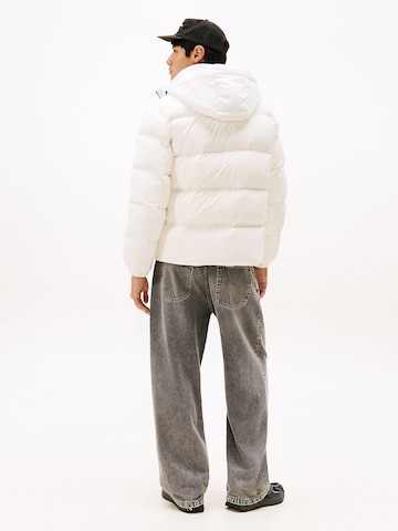 Tommy Jeans Between-season jacket 'Essential' in White