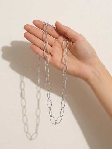 DNSK Copenhagen - Cadena 'RAGNA Waterproof Silver Stainless Steel Oval Link Necklace - Structured Finish' en plata