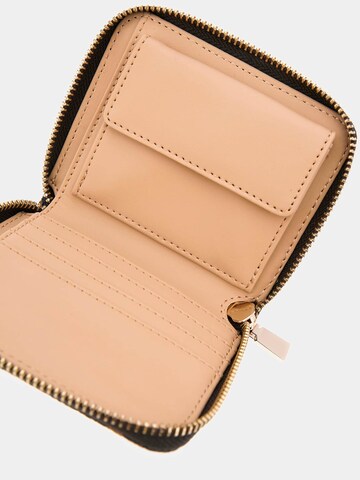 GUESS Wallet 'Laurel' in Brown