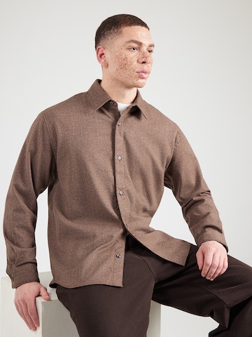 Abercrombie & Fitch Regular Fit Hemd in Braun: Vorderseite