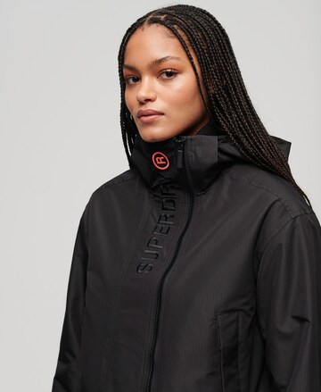 Superdry Jacke in Schwarz