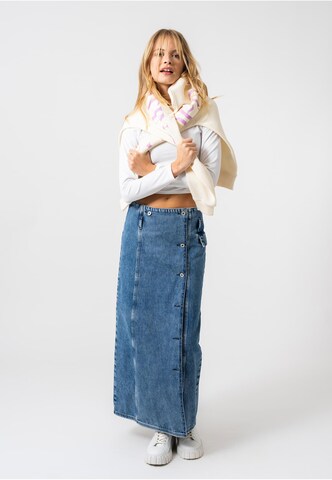 Gonna 'Aspen' di OH APRIL in blu