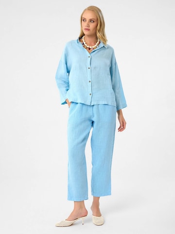 DIMI Blouse in Blue: front