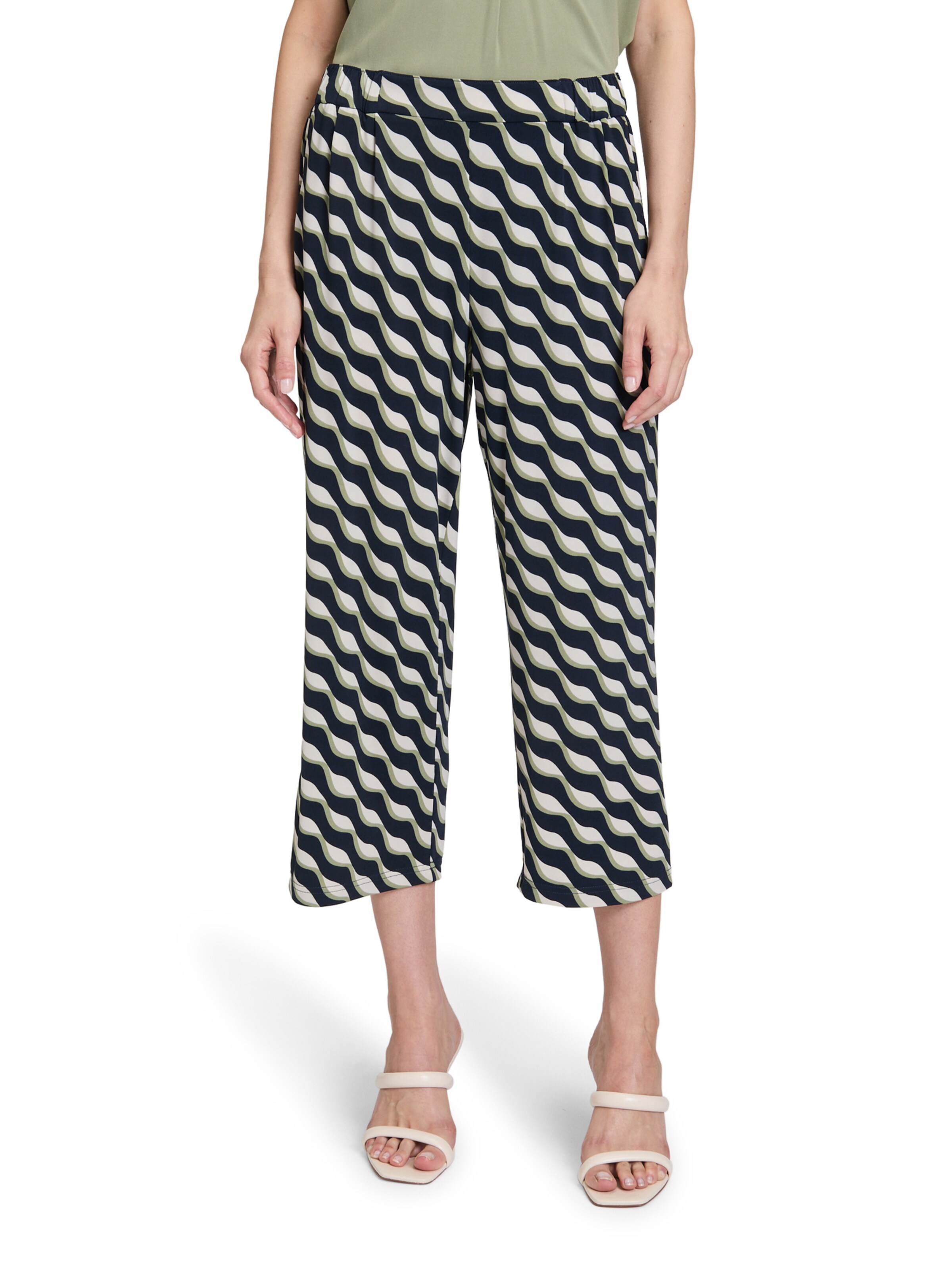 Betty Barclay Loose fit Trousers in Blue: front