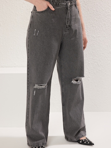 Trendyol Curve Wide leg Τζιν σε γκρι: μπροστά