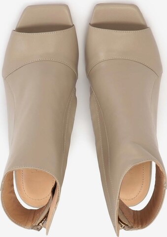 Kazar Boots in Beige