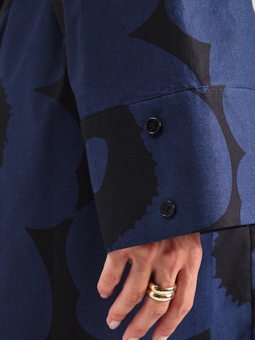 Robe-chemise 'JÄLKI' Marimekko en noir